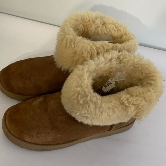 Ugg boots - Classic Cuff Short Boots - Sold - Picture 3 of 14